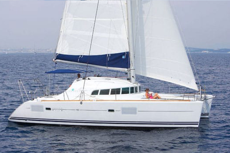 45' Luxury Yacht for Snorkeling and Swimming in Los Cabos